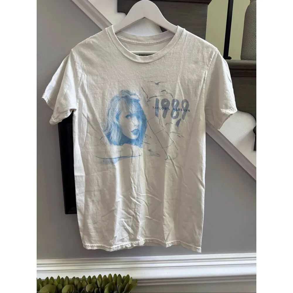 1989 Taylor’s Version Taylor Swift T-Shirt sz S